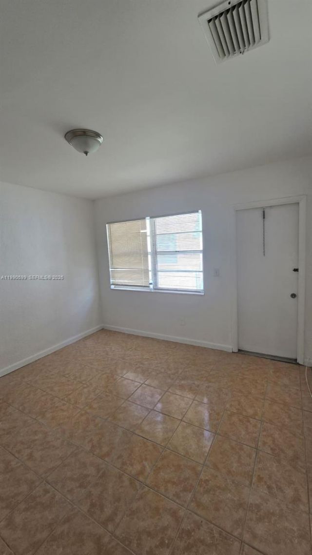 16131 NE 19th Pl , Unit 3, North Miami Beach, FL 33162 Photo