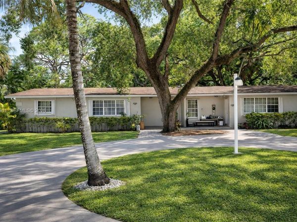 1762 NE 145th St , Unit 1760, Miami, FL 33181