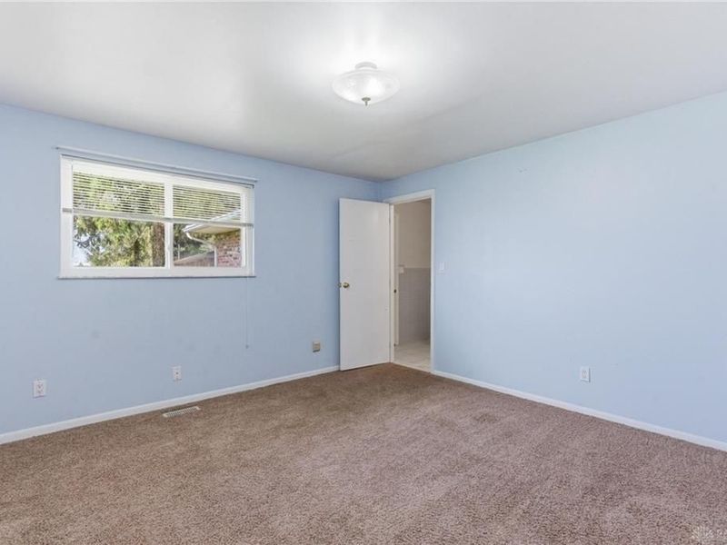 5825 Terrace Park Drive, Washington Township, OH 45429 Photo 25