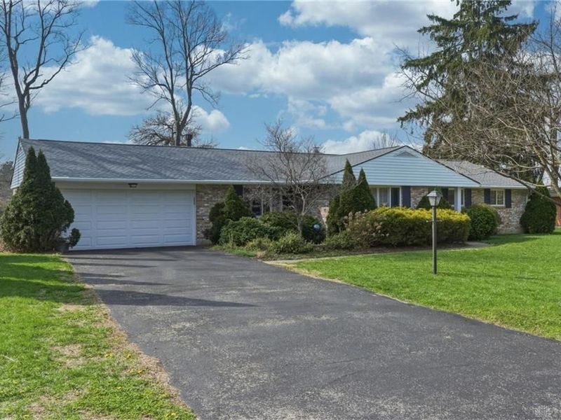 5825 Terrace Park Drive, Washington Township, OH 45429 Photo 3