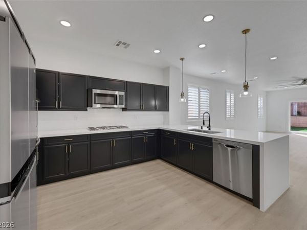 7035 Thistle Ridge Street , Las Vegas, NV 89166