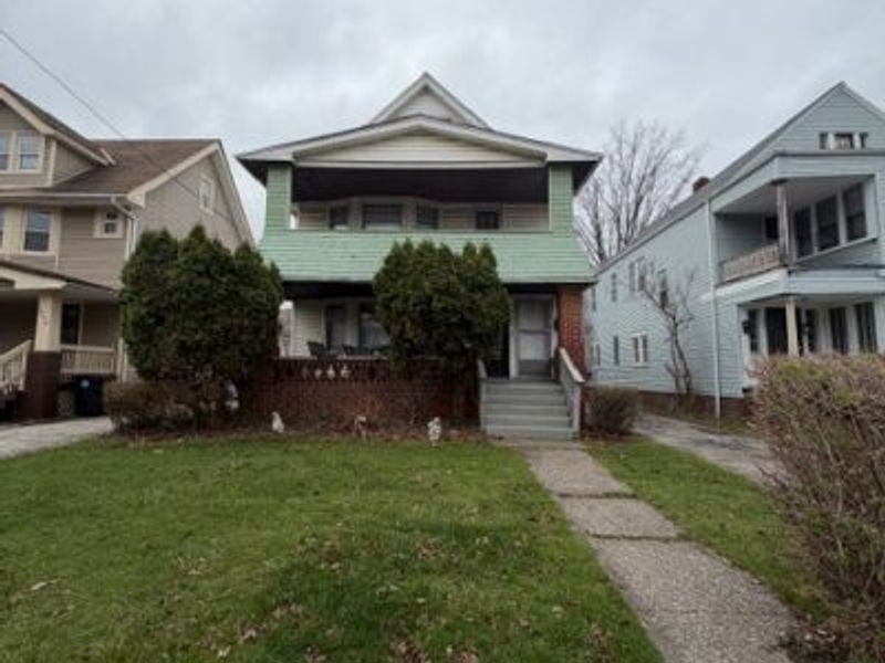 1870 Mannering Road, Cleveland, OH 44112 Photo 2