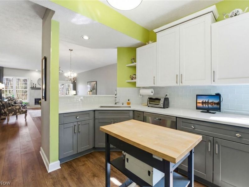 469 Eagle Trace, Mayfield Heights, OH 44124 Photo 10