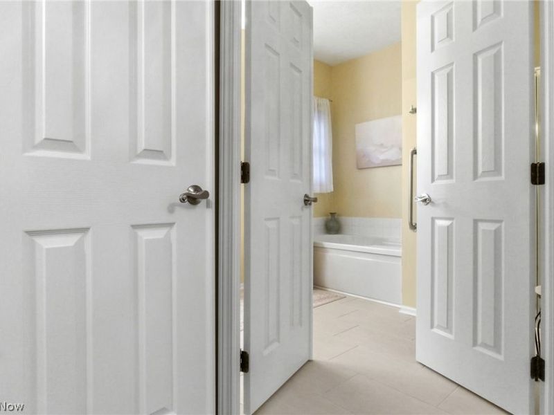 469 Eagle Trace, Mayfield Heights, OH 44124 Photo 20