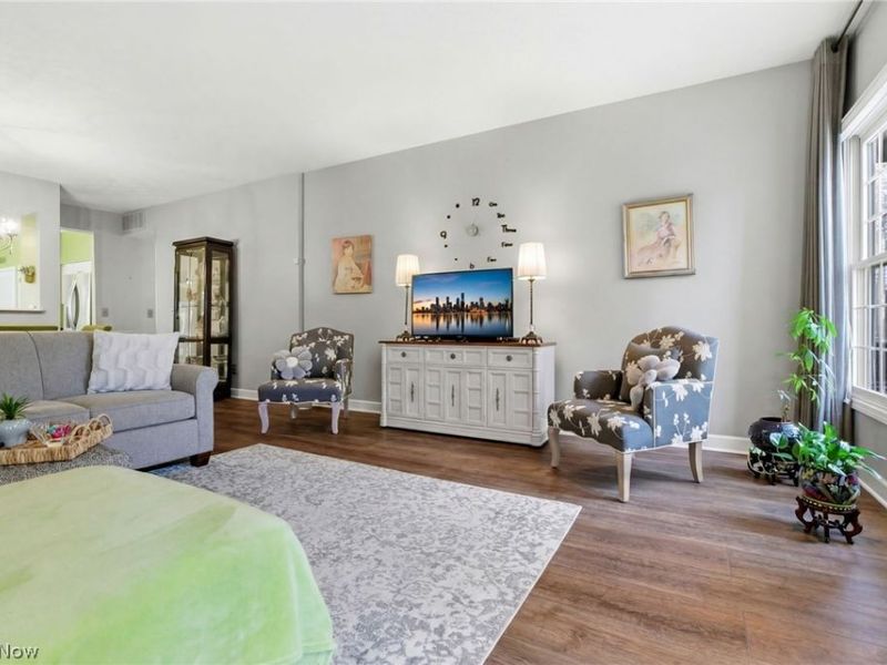 469 Eagle Trace, Mayfield Heights, OH 44124 Photo 7