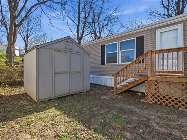 2015 Current Street, Liberty, MO 64068