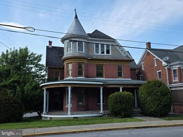 178 W MAIN STREET, WINDSOR, PA 17366
