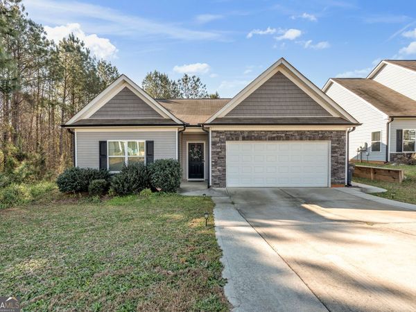 5 Hill Top Circle, Grantville, GA 30220