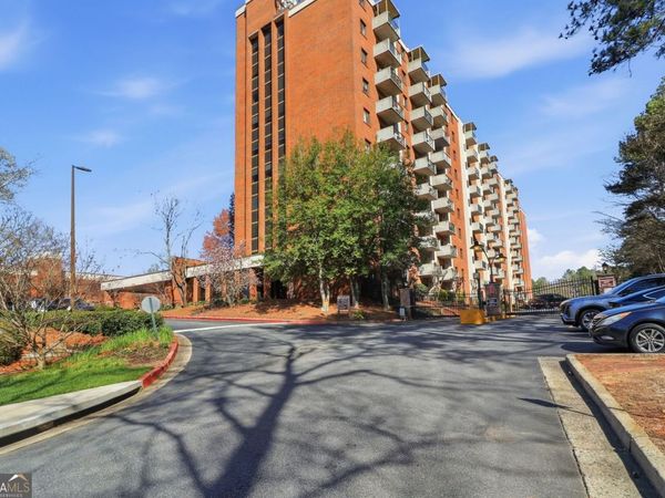 300 Johnson Ferry Road NE, Unit B202, Atlanta, GA 30328
