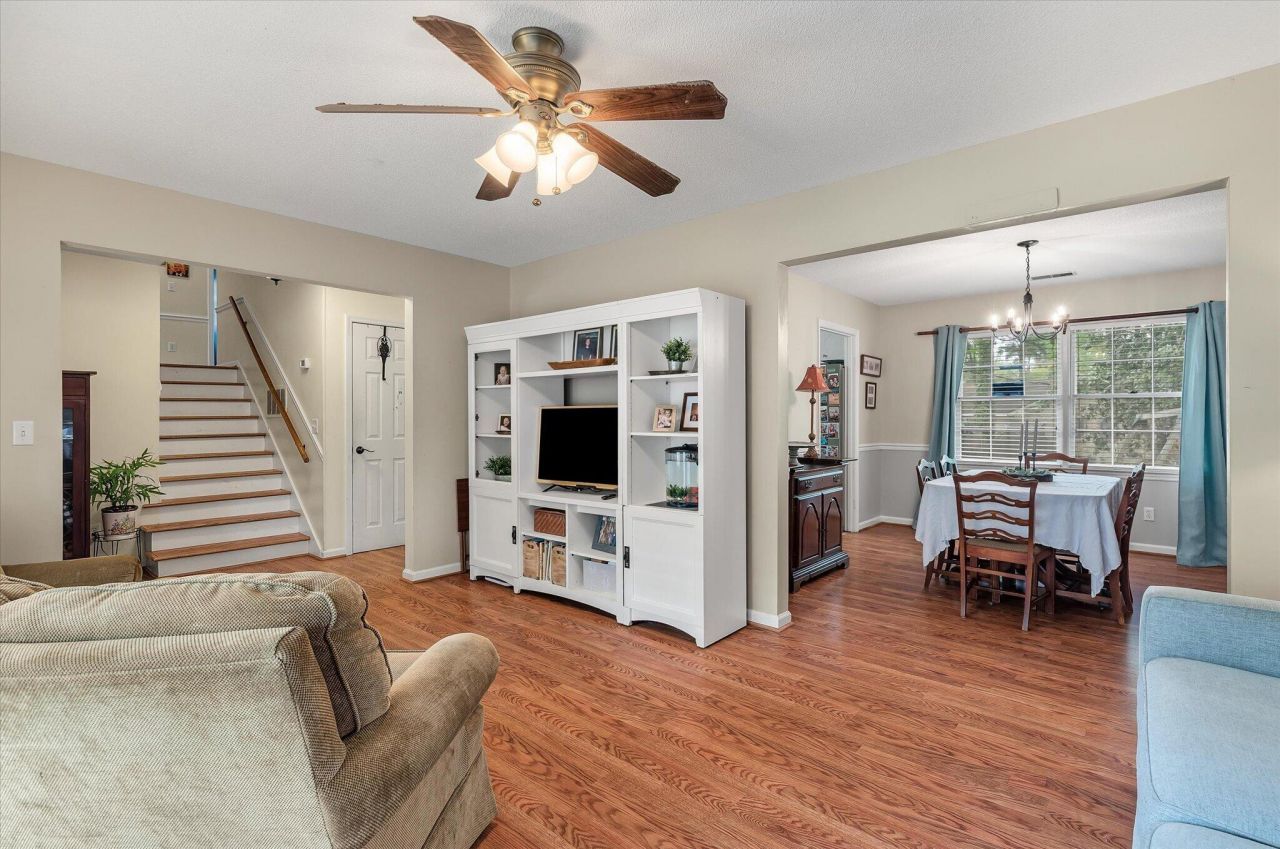 20 Lombardi Lane Photo 6