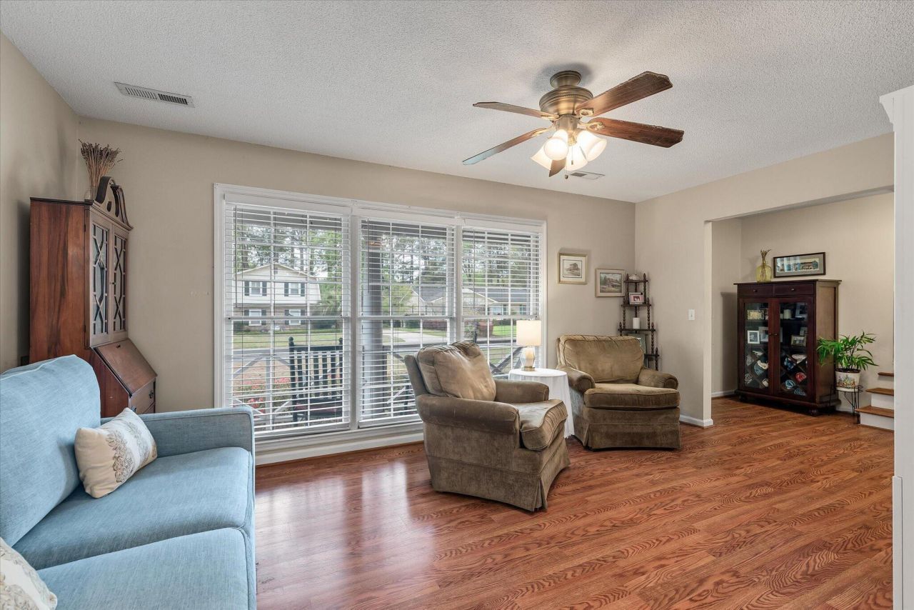 20 Lombardi Lane Photo 7