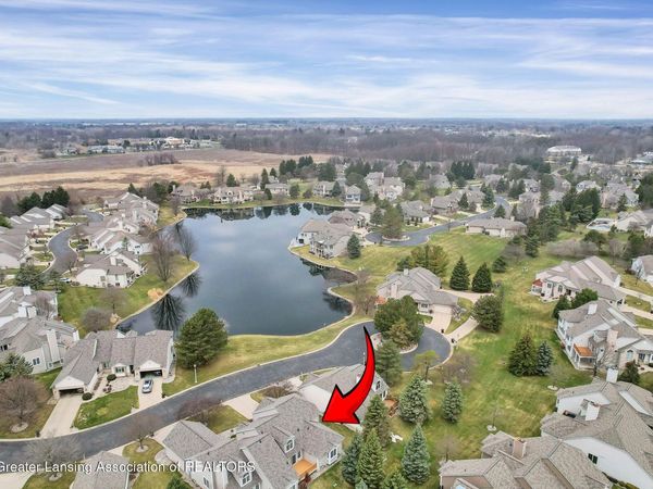 5879 Vienna Way, Lansing, MI 48917