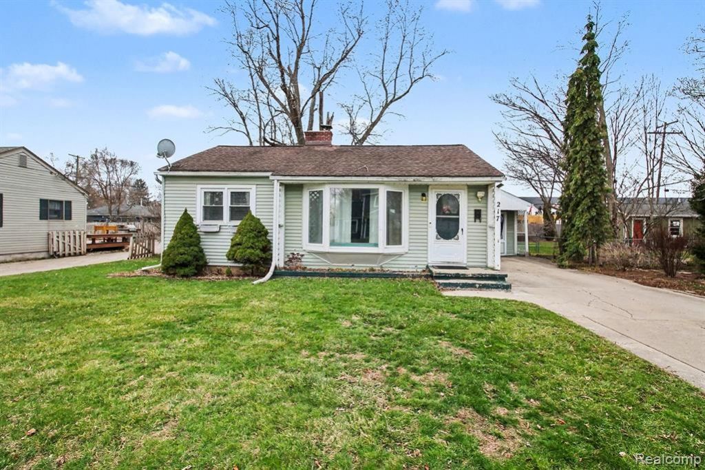 217 N 5th Street, Brighton, MI 48116 Main Photo