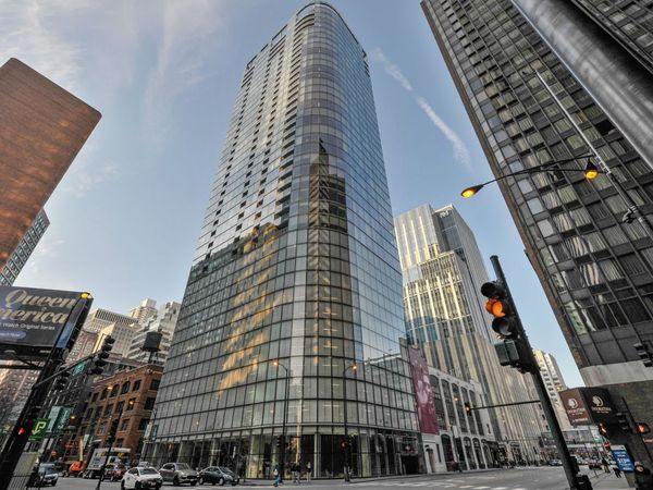 Unit 3205, Chicago, IL 60611
