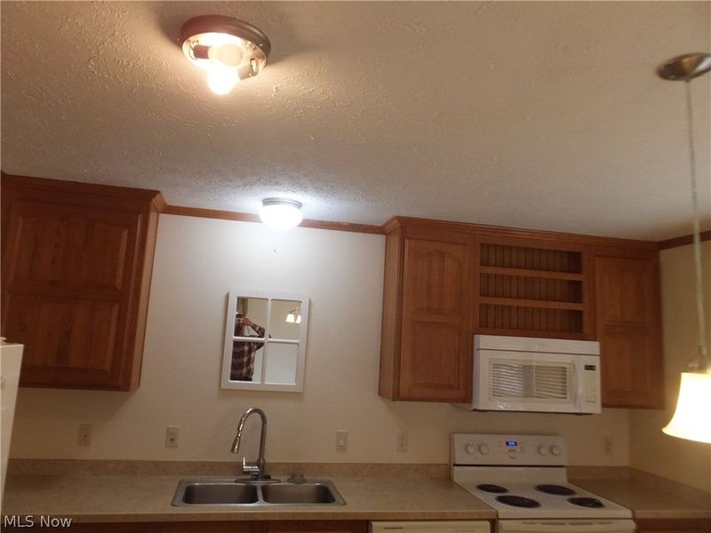 330 Gemini Drive, Dover, OH 44622 Photo 12