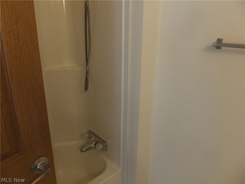 330 Gemini Drive, Dover, OH 44622 Photo 7