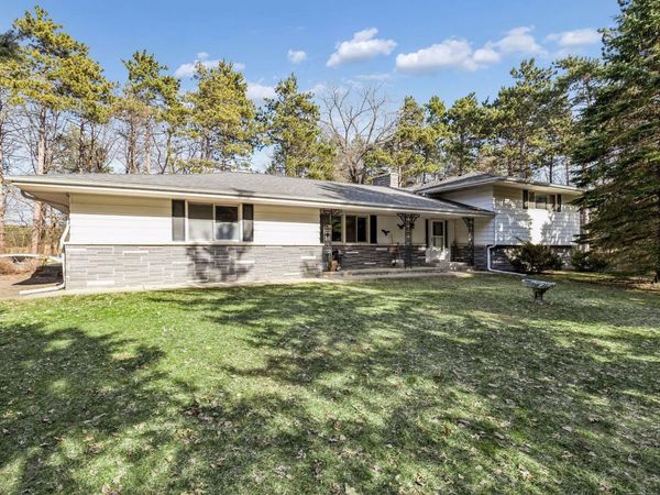 74 Many Levels Road, Dellwood, MN 55110