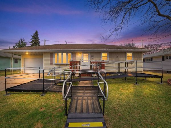 522 W Lincoln Street, Waupun, WI 53963