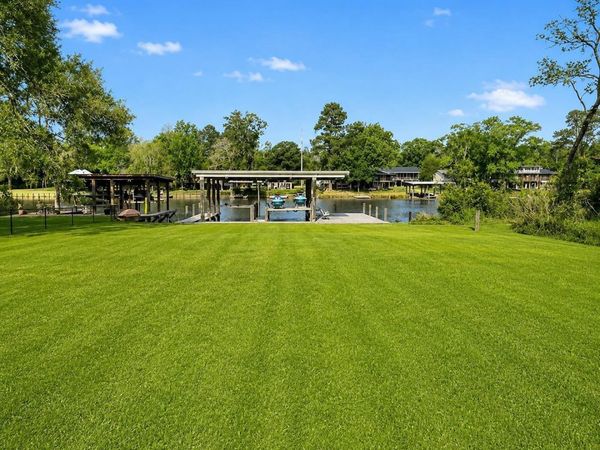17619 Cove Ln, Denham Springs, LA 70726
