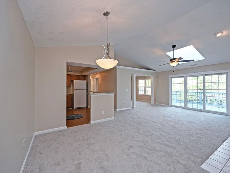 1080 Wittshire Lane, Unit E, Cincinnati, OH 45255 Photo 5