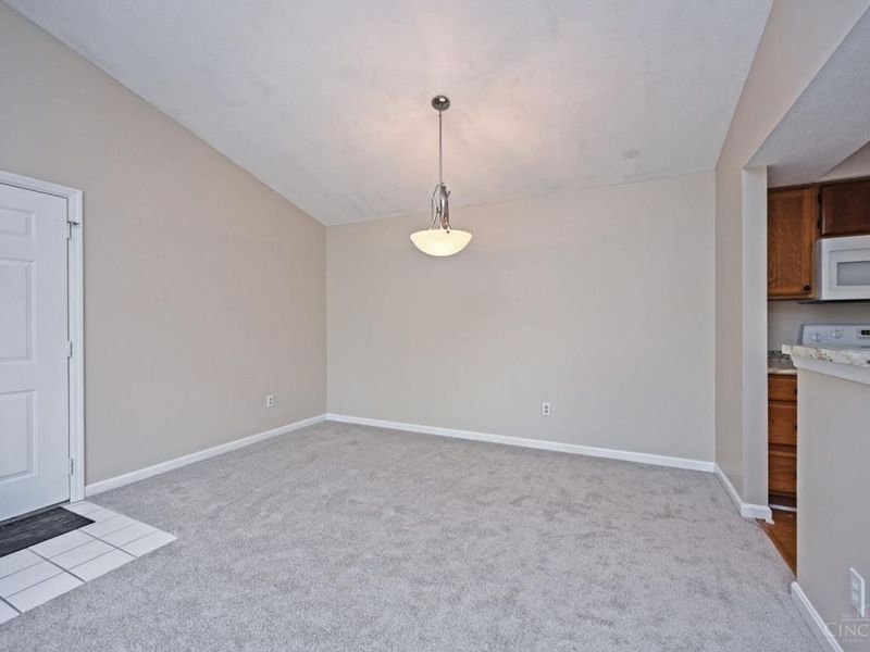 1080 Wittshire Lane, Unit E, Cincinnati, OH 45255 Photo 8
