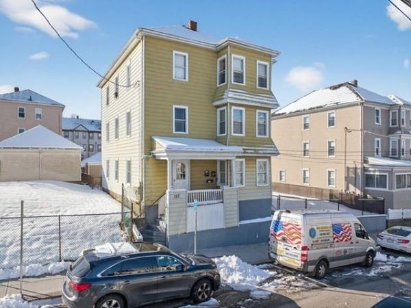 157 Earle St, Fall River, MA 02723