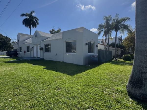 317 NE 13th Avenue, Unit 3, Fort Lauderdale, FL 33301