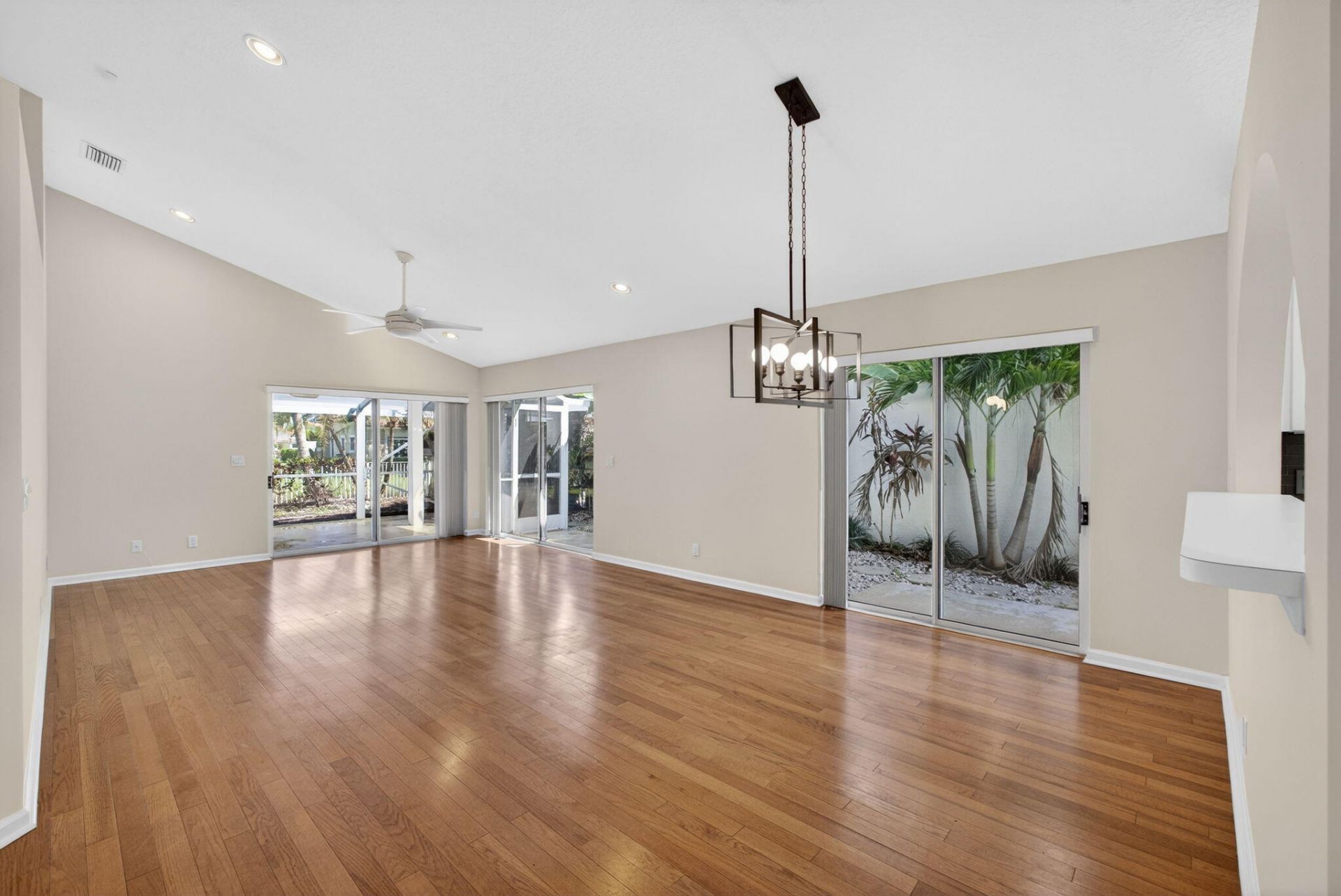 283 Canterbury Drive W, Palm Beach Gardens, FL 33418 Photo