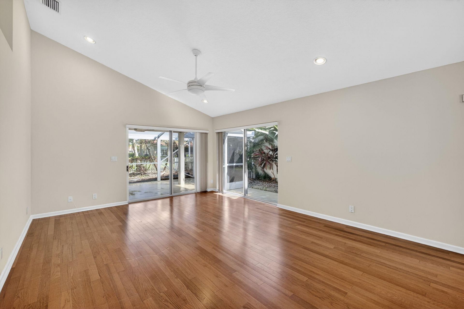 283 Canterbury Drive W, Palm Beach Gardens, FL 33418 Photo