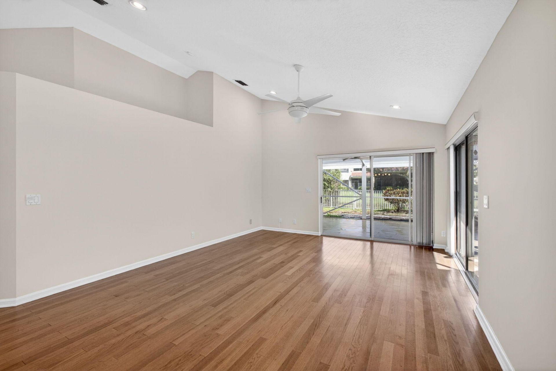 283 Canterbury Drive W, Palm Beach Gardens, FL 33418 Photo