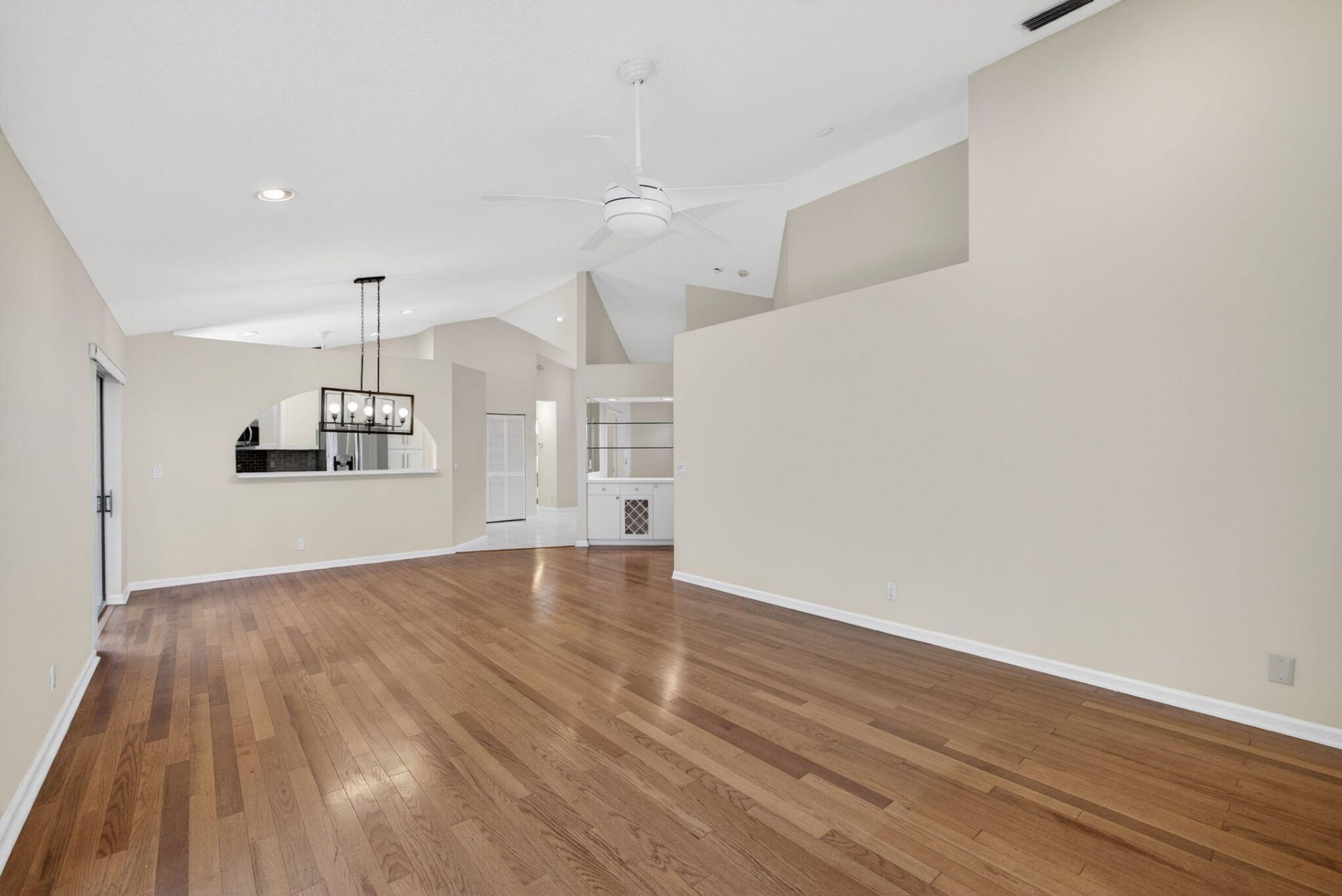 283 Canterbury Drive W, Palm Beach Gardens, FL 33418 Photo