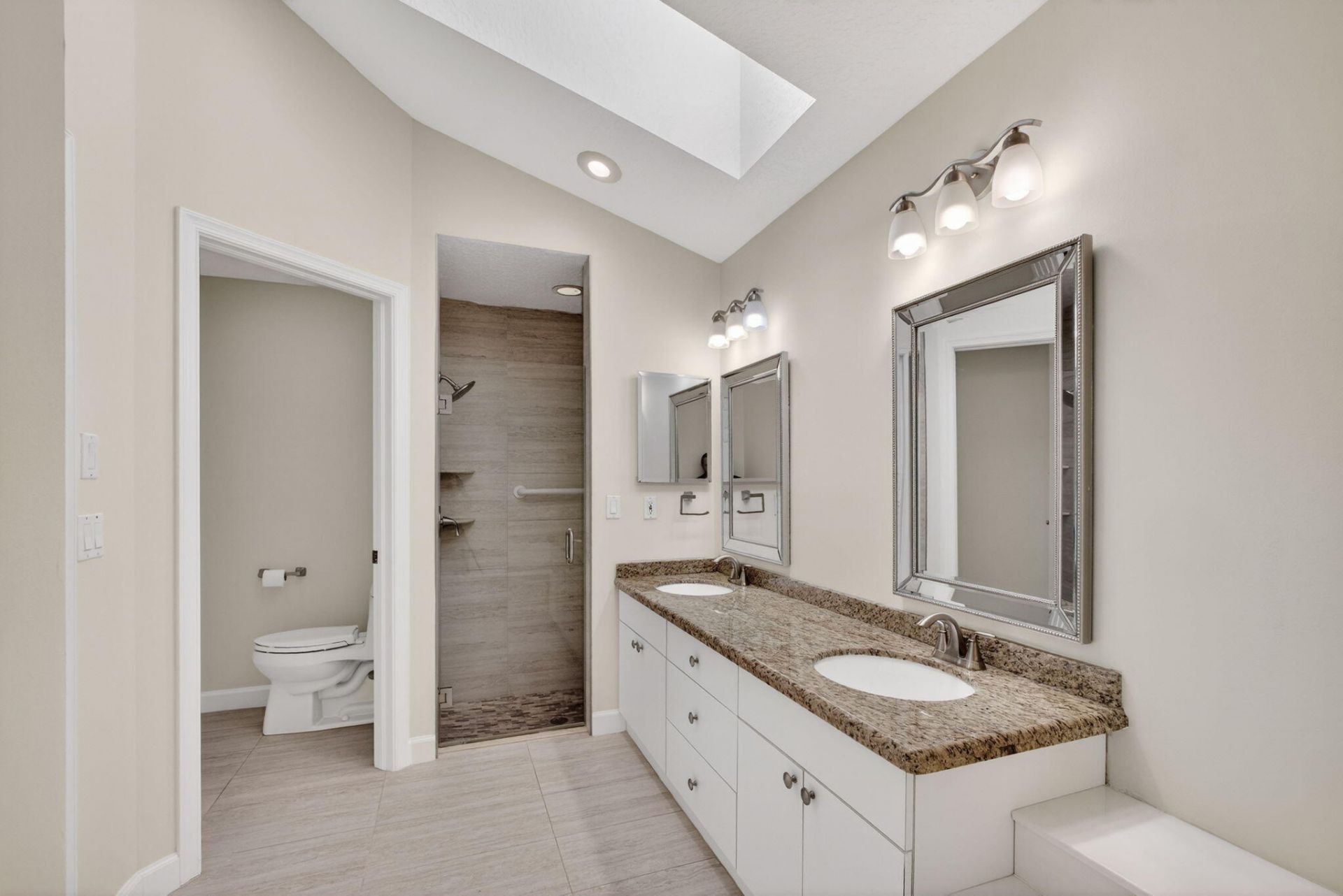 283 Canterbury Drive W, Palm Beach Gardens, FL 33418 Photo