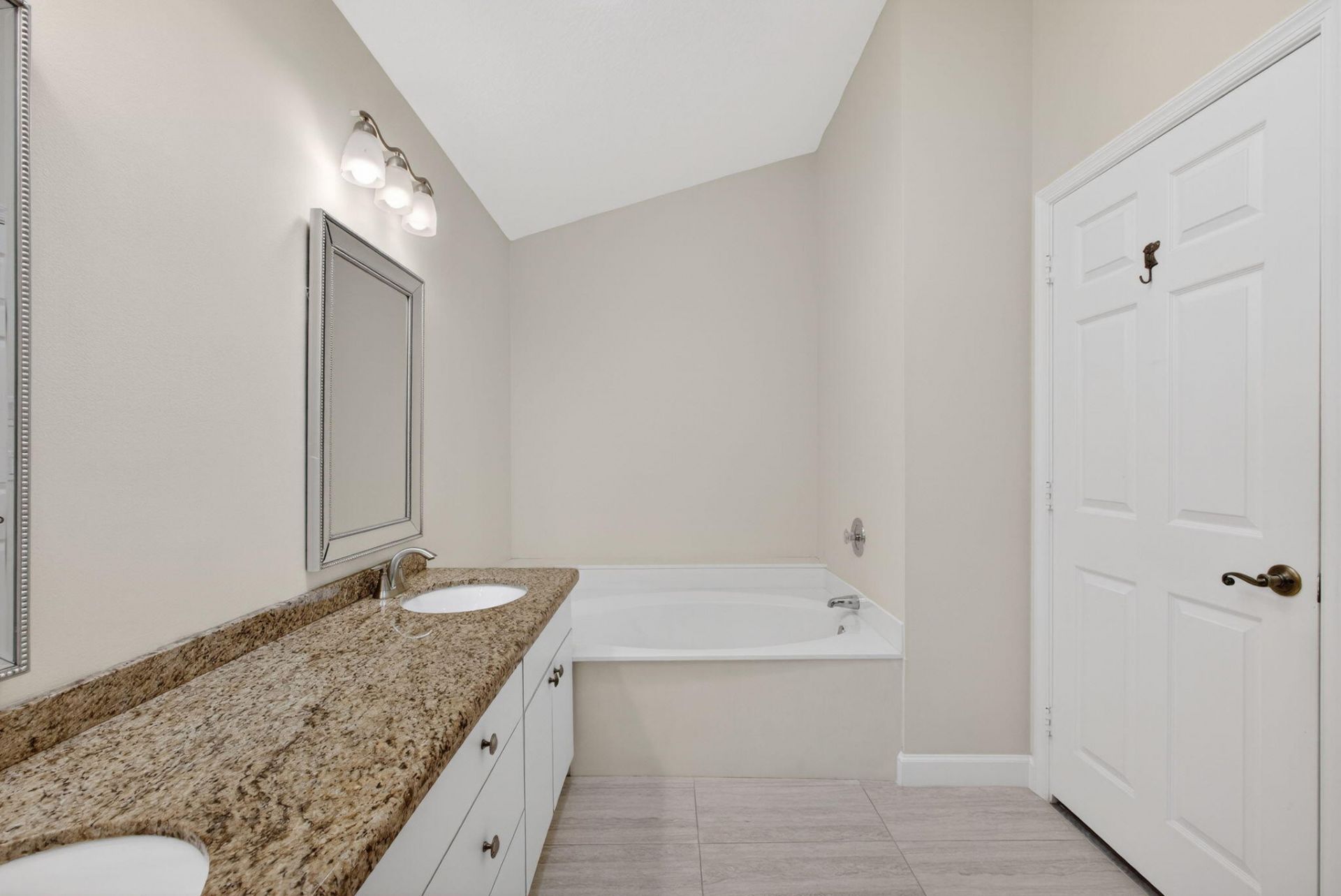 283 Canterbury Drive W, Palm Beach Gardens, FL 33418 Photo