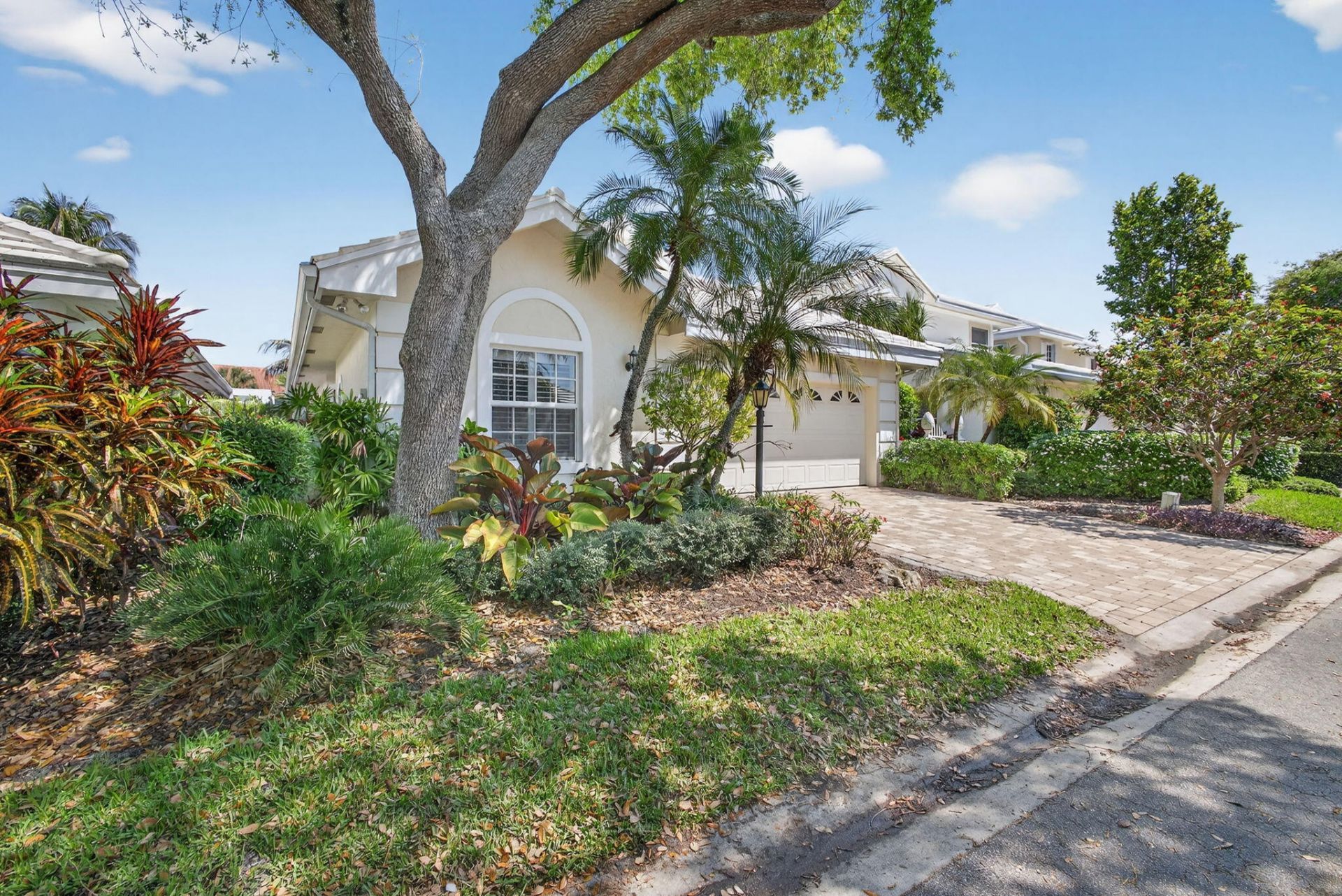 283 Canterbury Drive W, Palm Beach Gardens, FL 33418 Photo