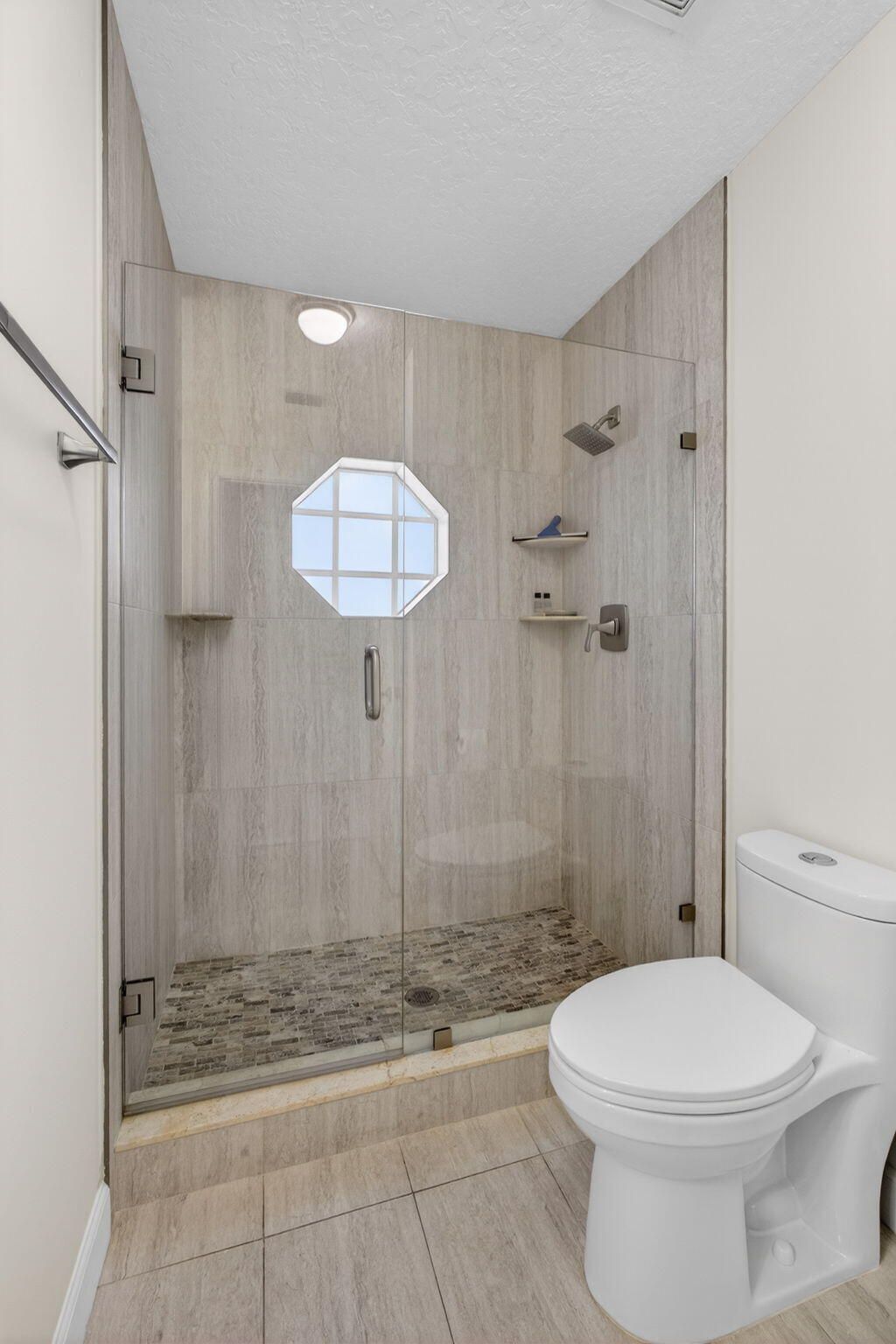 283 Canterbury Drive W, Palm Beach Gardens, FL 33418 Photo