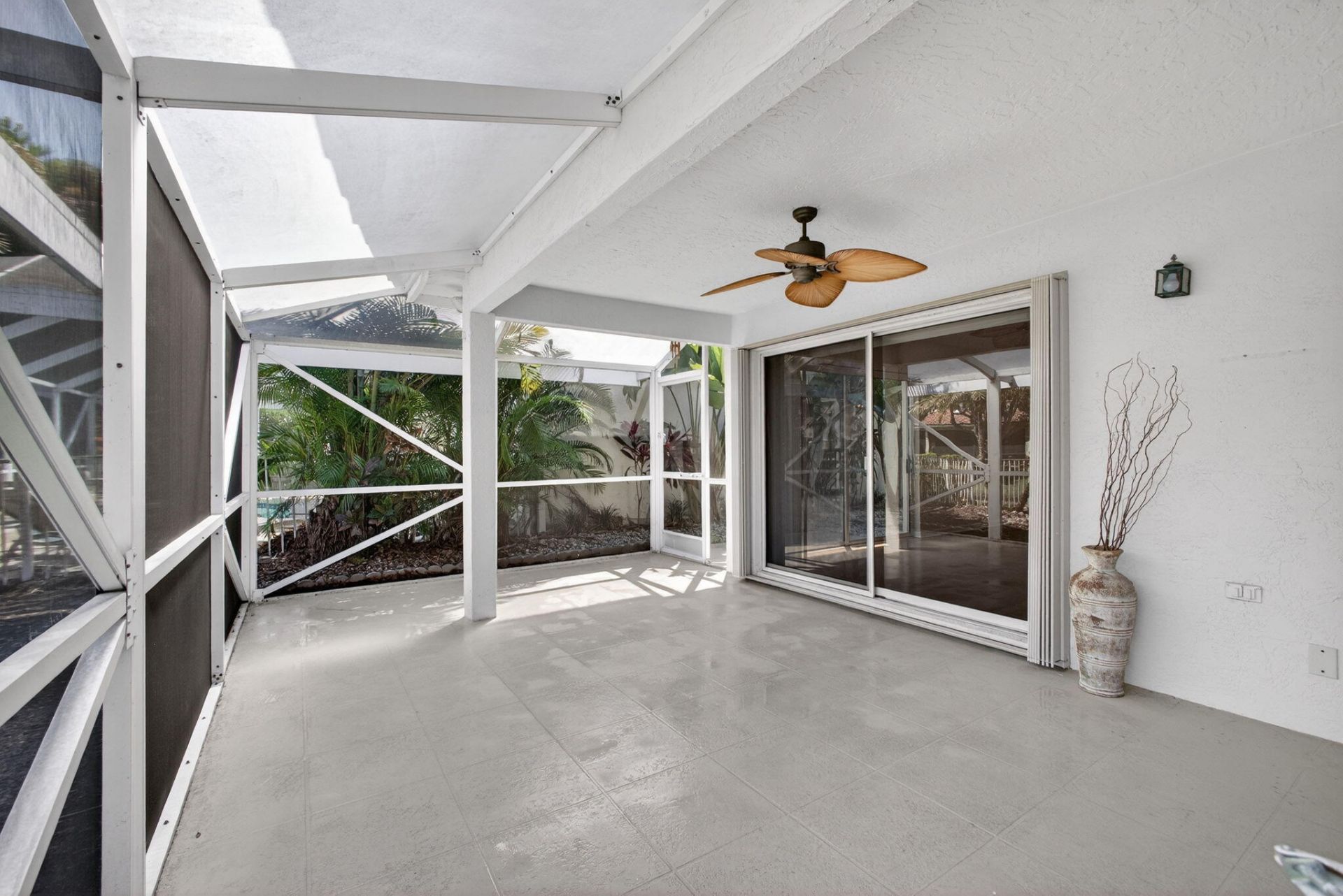 283 Canterbury Drive W, Palm Beach Gardens, FL 33418 Photo