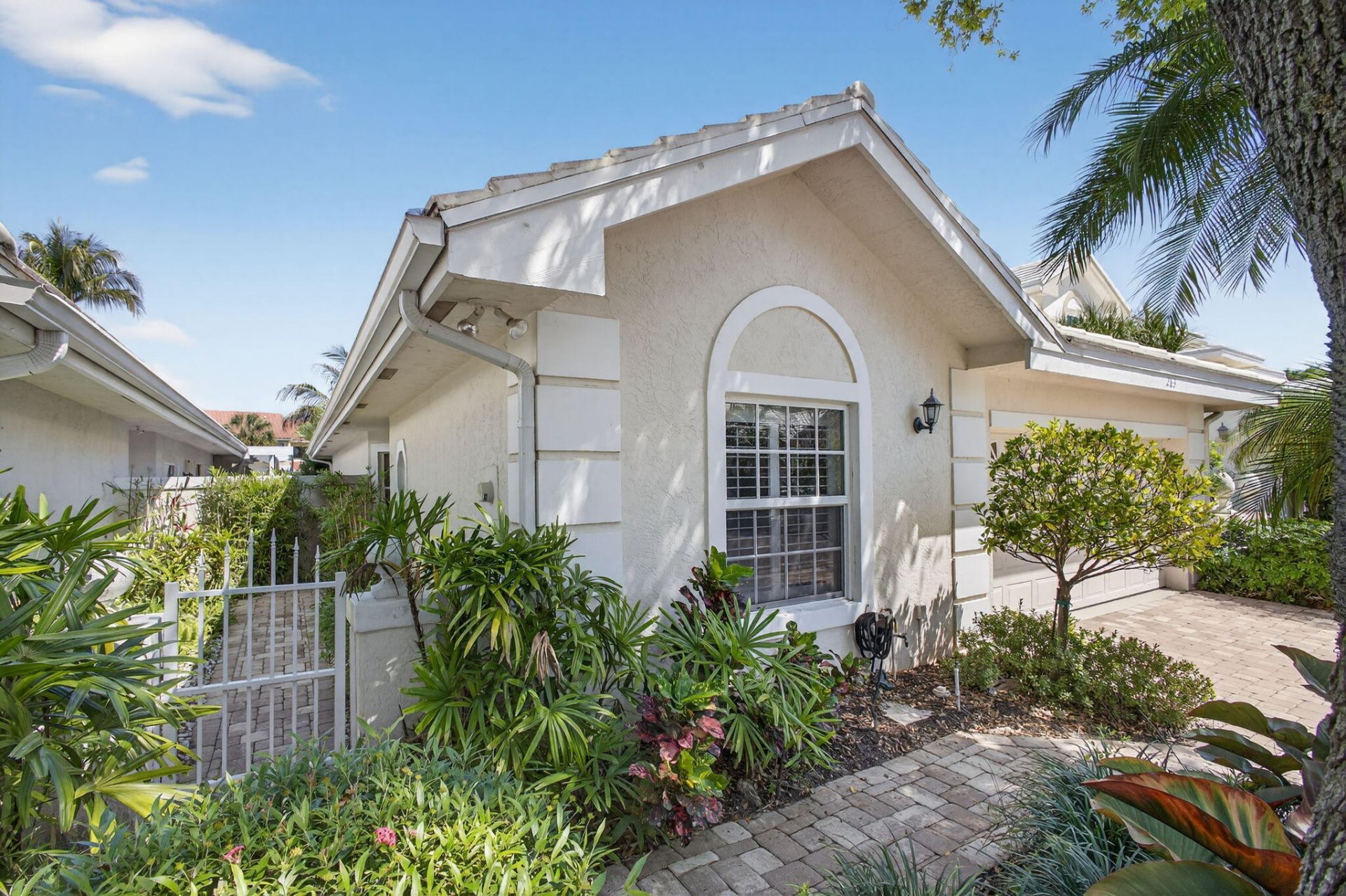 283 Canterbury Drive W, Palm Beach Gardens, FL 33418 Photo