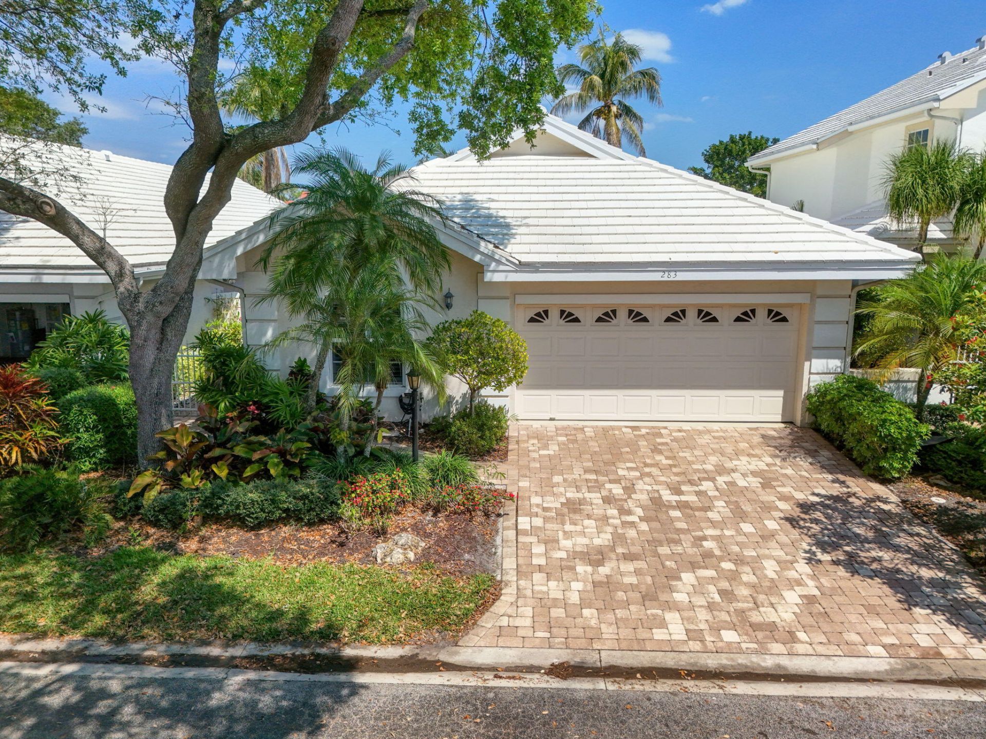 283 Canterbury Drive W, Palm Beach Gardens, FL 33418 Photo