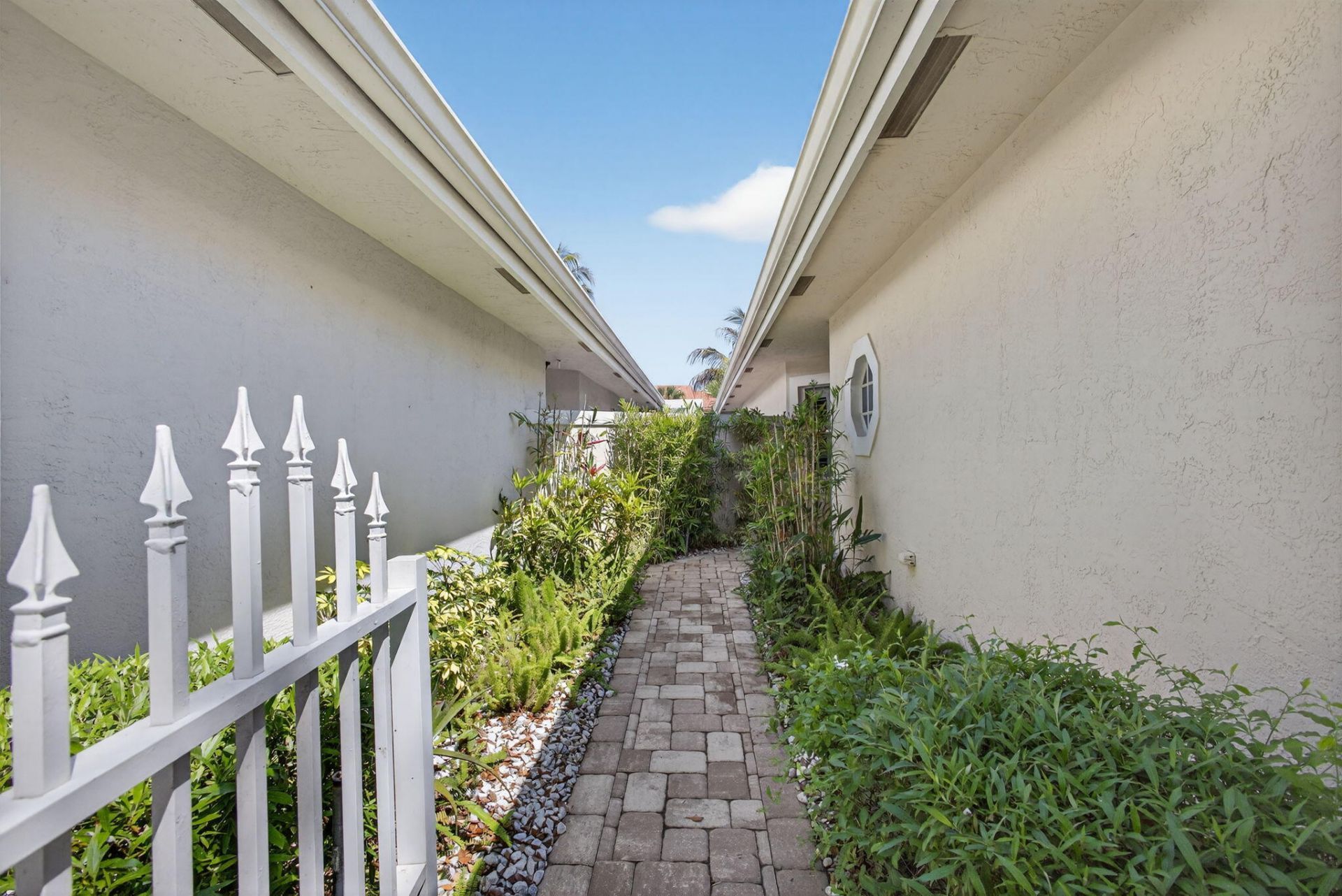 283 Canterbury Drive W, Palm Beach Gardens, FL 33418 Photo