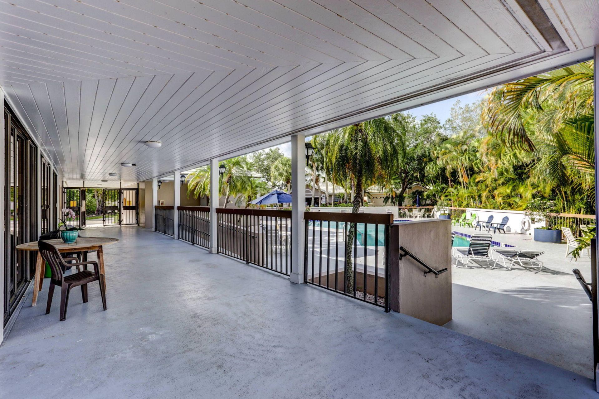 283 Canterbury Drive W, Palm Beach Gardens, FL 33418 Photo