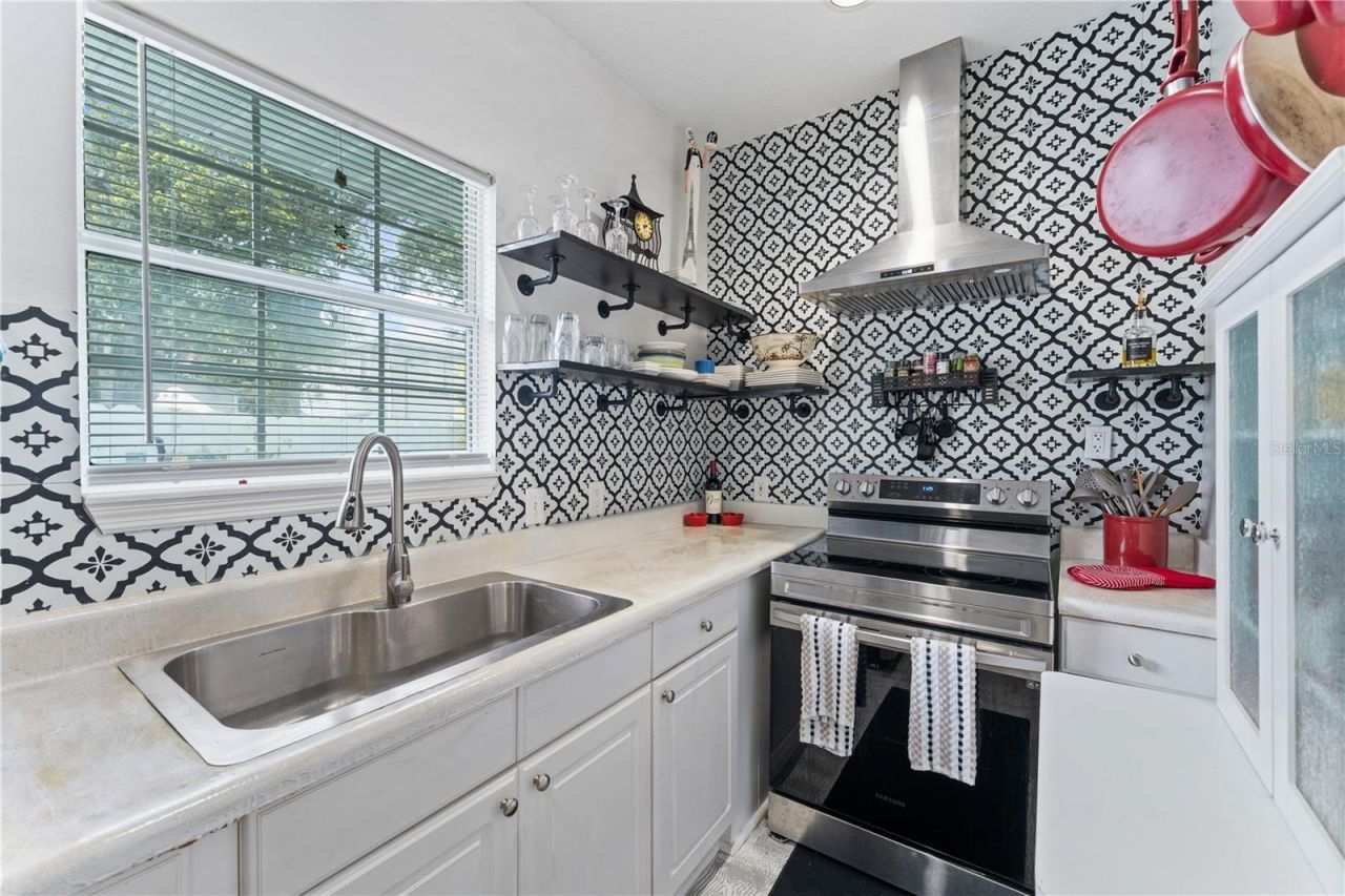 914 N 8th Street N, Unit 1, Saint Petersburg, FL 33701 Photo