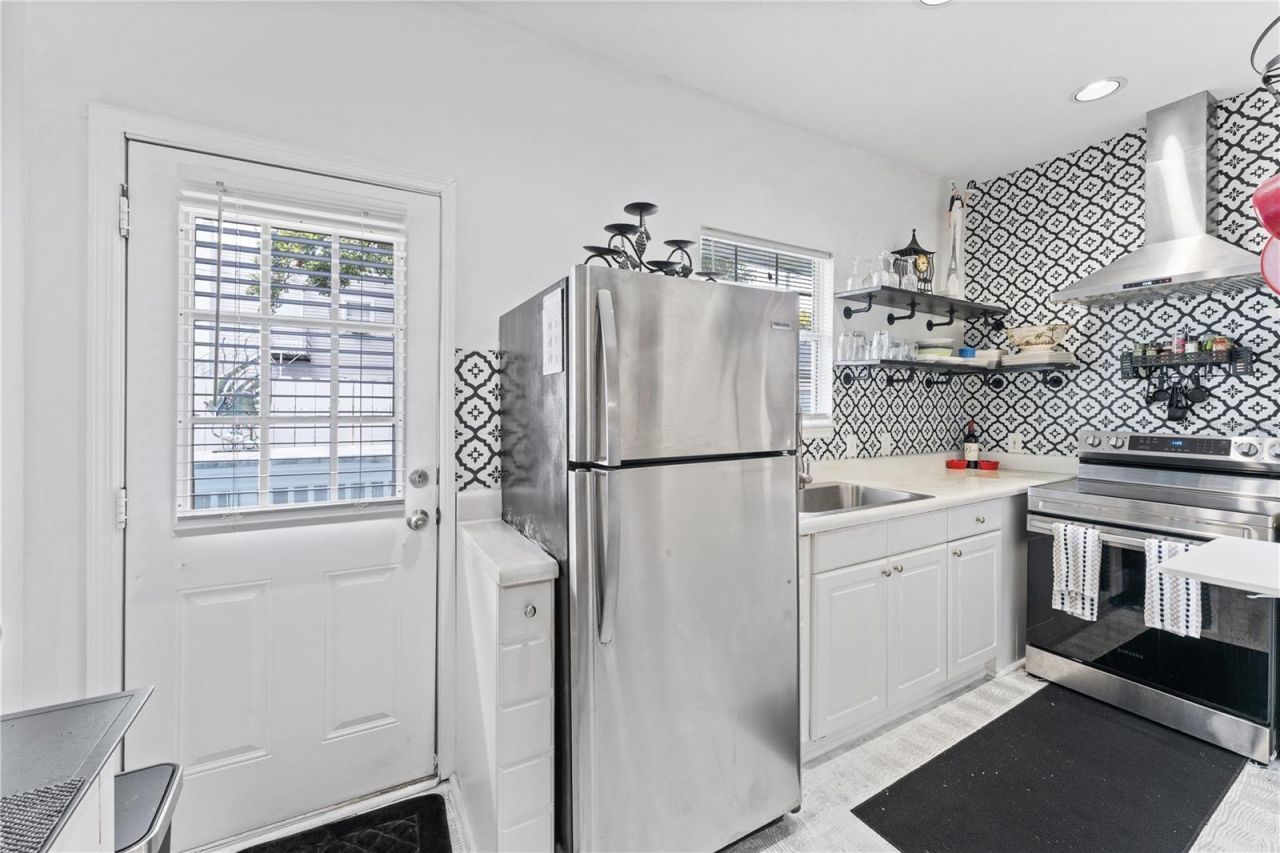 914 N 8th Street N, Unit 1, Saint Petersburg, FL 33701 Photo