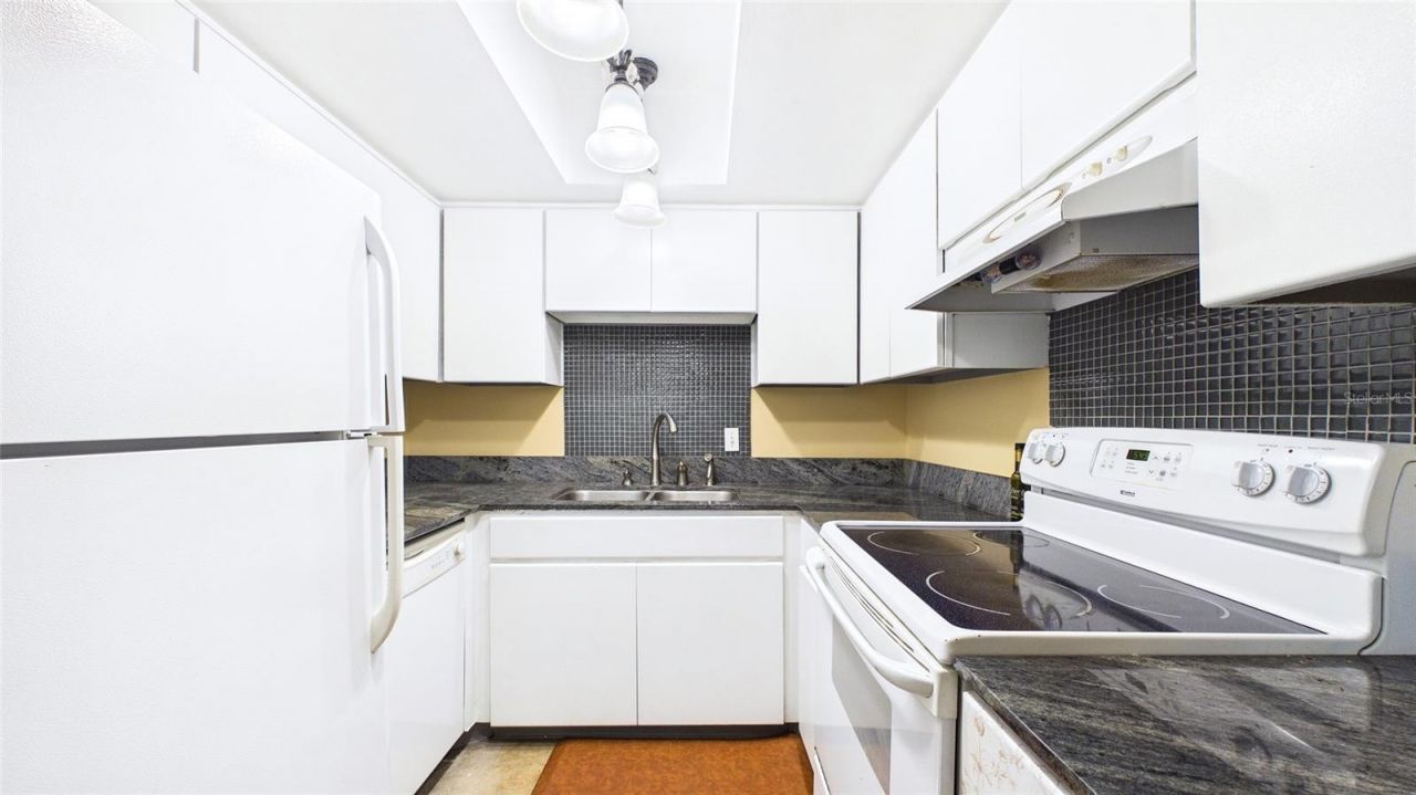 4050 4th Street N, Unit 122, Saint Petersburg, FL 33703 Photo