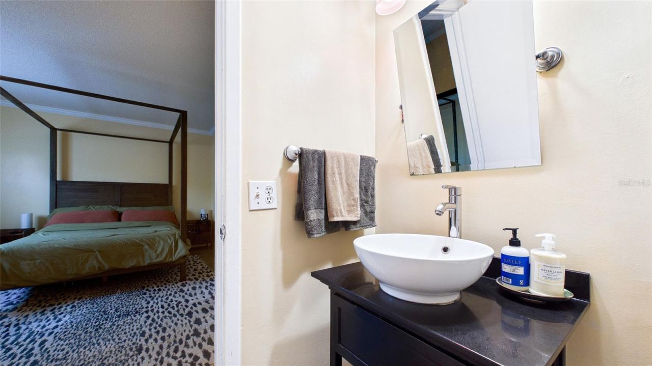 4050 4th Street N, Unit 122, Saint Petersburg, FL 33703 Photo