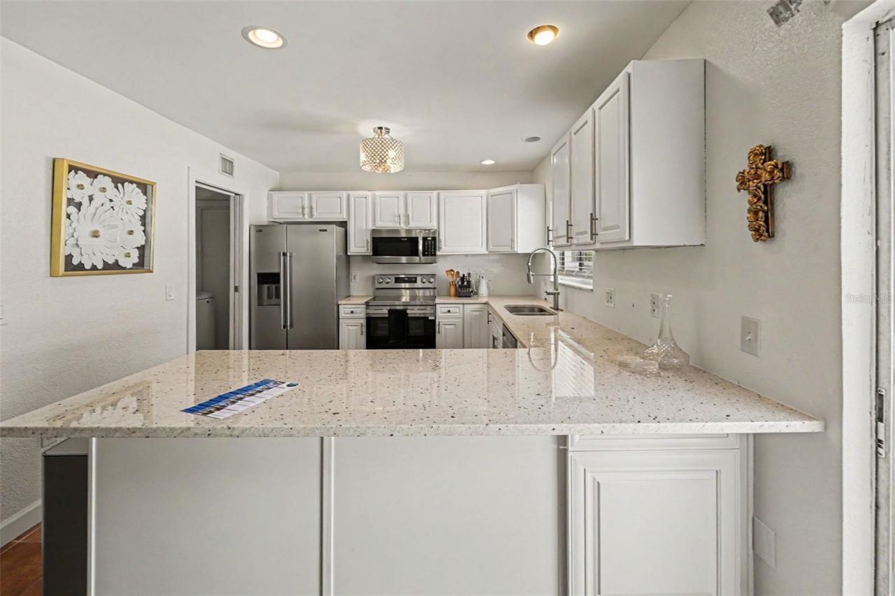 6490 Cape Hatteras Way Ne, Unit 4, Saint Petersburg, FL 33702 Photo