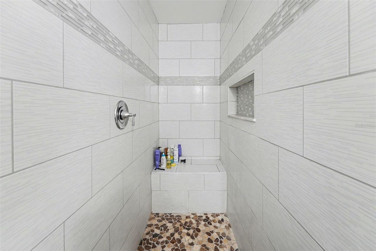 6490 Cape Hatteras Way Ne, Unit 4, Saint Petersburg, FL 33702 Photo