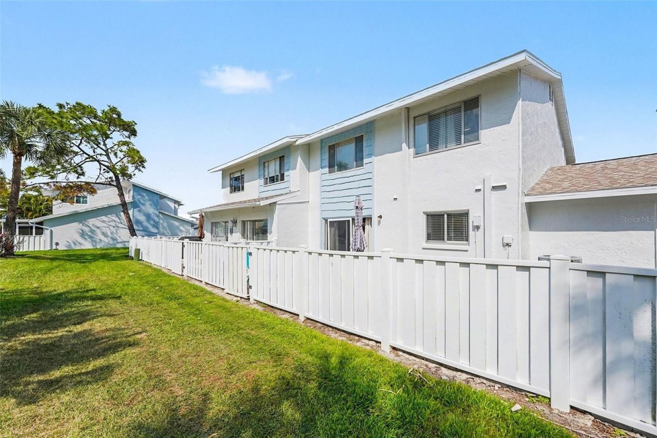 6490 Cape Hatteras Way Ne, Unit 4, Saint Petersburg, FL 33702 Photo