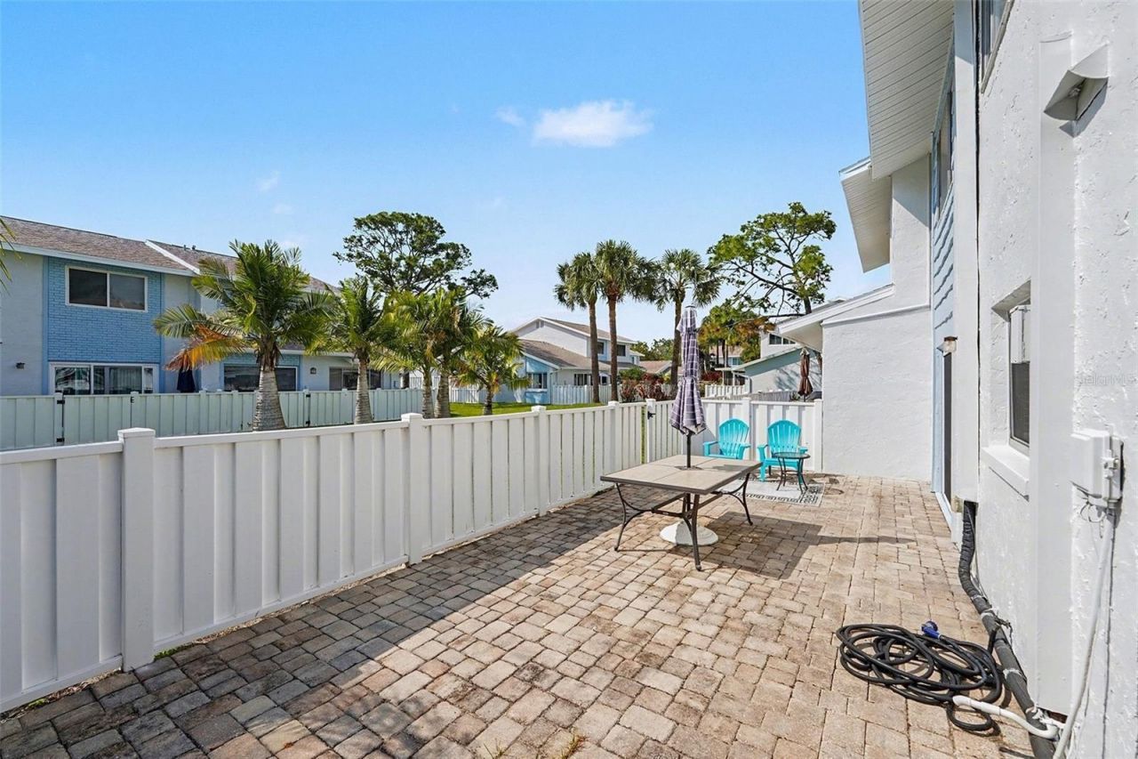 6490 Cape Hatteras Way Ne, Unit 4, Saint Petersburg, FL 33702 Photo