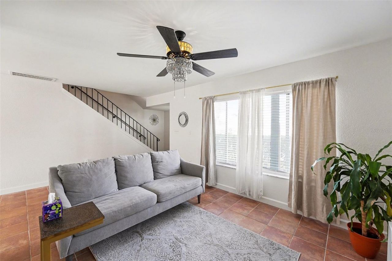 6490 Cape Hatteras Way Ne, Unit 4, Saint Petersburg, FL 33702 Photo