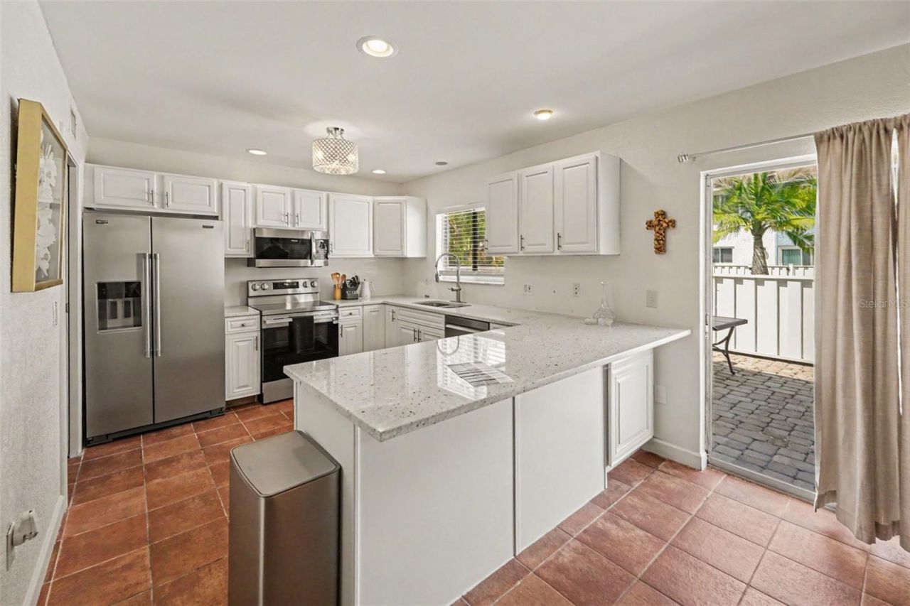 6490 Cape Hatteras Way Ne, Unit 4, Saint Petersburg, FL 33702 Photo